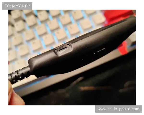 手机连接耳机打游戏时麦克风没有声音的解决方法和常见原因分析